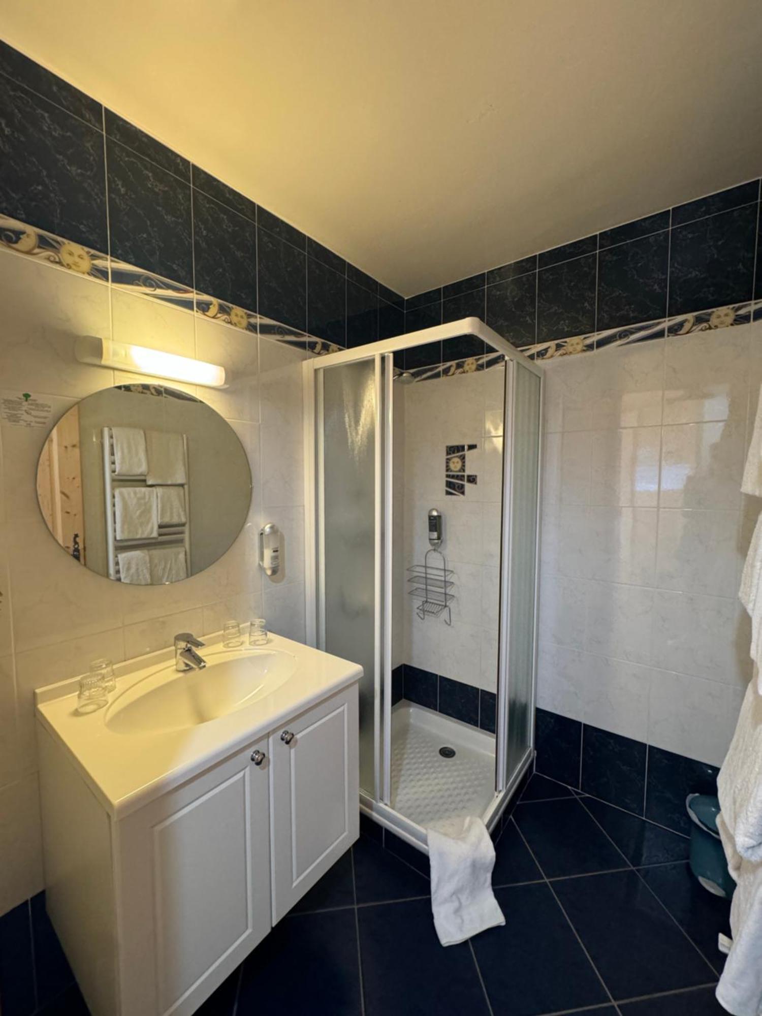 Le Schuss Hotel Chatel Ngoại thất bức ảnh